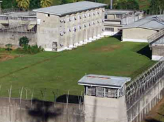 Some prisoners end hunger strike